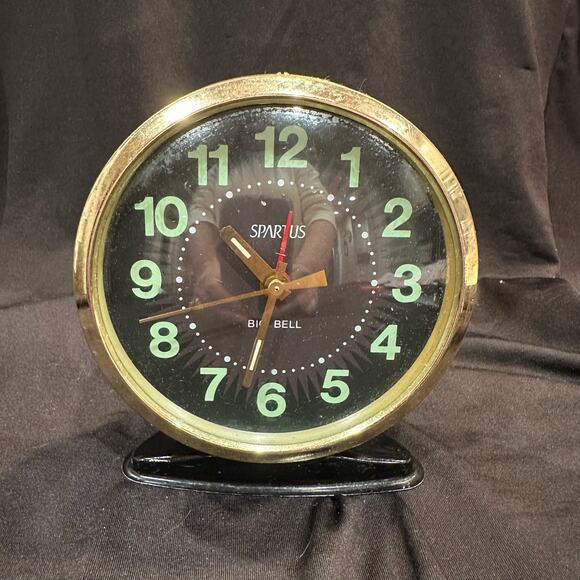 Vintage Spartus Big Bell Winding Alarm Clock Luminous Face Non working - Picture 1 of 10
